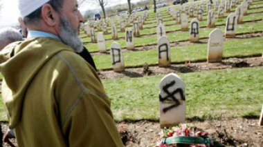 Profanation de tombes: renforts de la police israélienne à Jaffa