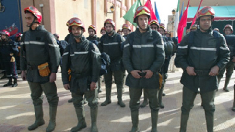 أعوان  الحماية  المدنية  ينظمون  اعتصاما  أمام  المديرية  العامة  نهاية  الشهر