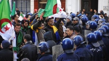 HRW appelle à autoriser les marches en Algérie