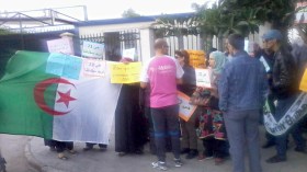 مكتتبو “عدل 1” بحي 23 بسيدي بنور يحتجون بسعيد حمدين