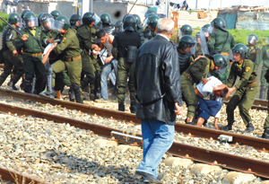 Violent protests in Algeria biggest shanty town