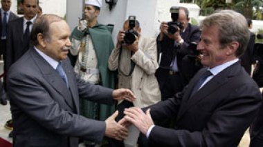 La presse française marginalise la visite de Kouchner en Algérie