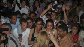 قرار بمنع استقبال مطربي الملاهي والكباريهات في الأحياء الجامعية