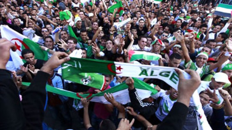 سيول بشرية  تستعد لاستقبال النجوم وتربص الخضر تحت حراسة مشددة