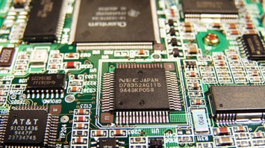 Partenariat algéro-américain pour la production de puces électroniques