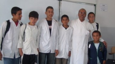 A pupil sets blaze on his body east of Algeria