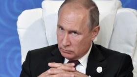 الكرملين يأسف لإلغاء ترامب اجتماعه مع بوتين