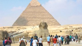 مصر ستنجز مطارا للسياح الجزائريين والليبيين لإنقاذ سياحتها