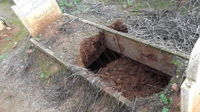 مجهولون ينبشون قبر سيدة ويستخرجون رفاتها