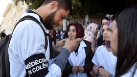 امتحان شهادة التخصص يعيد الأطباء المقيمين للاحتجاجات