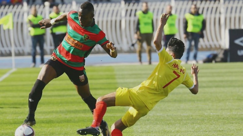 الفاف تُحدّد شروط انتداب اللاعبين الأجانب