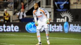 إدارة نادي فيلاديلفيا تفسخ عقد مبولحي