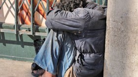 مختلون عقليا يهددون حياة الآمنين بالقل بسكيكدة