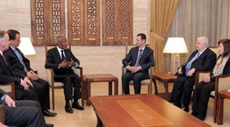 Kofi Annan essaye de proposer des solutions alors que les violences continuent.