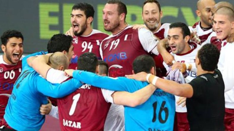 منتخب قطر لكرة اليد يحقق تأهلا تاريخيا إلى الأولمبياد