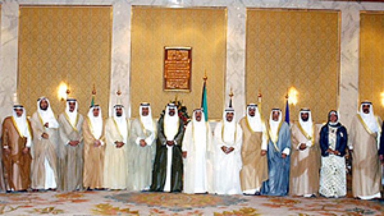 الأزمة تعصف بالحكومة الكويتية الجديدة