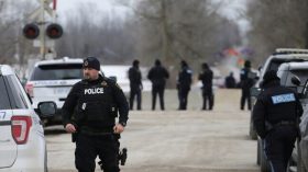 Québec: Un homme armé d’une épée tue deux personnes