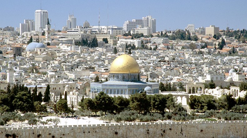 3000 مشارك في أكبر مسابقة رسم حول القدس في المدارس