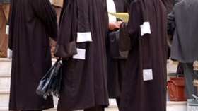 محامون يقاطعون المرافعات بالمحكمة الإدارية في بشار