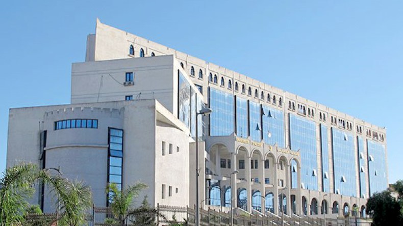 أحزاب تستغل الجامعيات للظفر بمقاعد في البرلمان