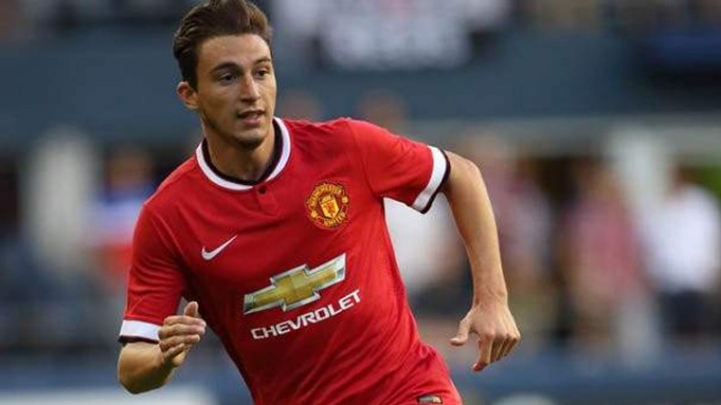 ظهير مانشستر يونايتد مرشح لتعويض غلام نابولي