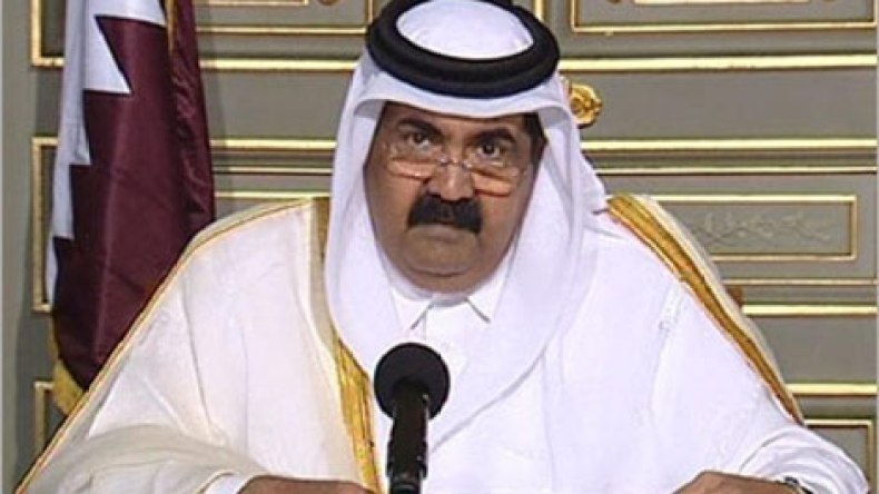 مسؤول قطري: الأمير حمد بن خليفة “ينوي تسليم السلطة” لنجله تميم