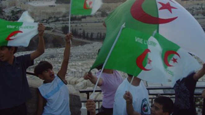 حزن ينتاب الفلسطينيين بعد خروج ثعالب الصحراء من مونديال جنوب افريقيا