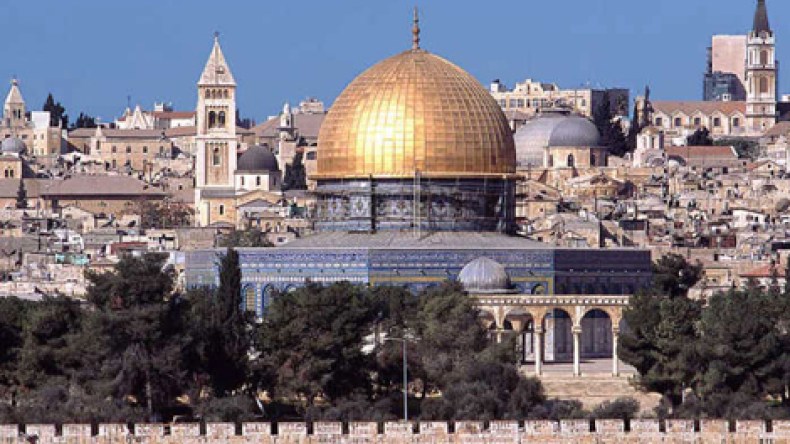 انهيار جدار استنادي في سلوان بالقدس المحتلة بسبب حفريات الاحتلال