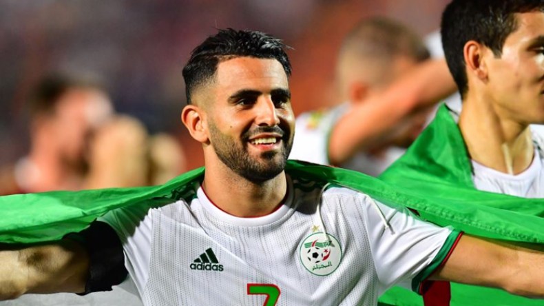 عشاق برشلونة بلسان واحد: نريد محرز في البارصا وعلى الإدارة التعاقد معه..