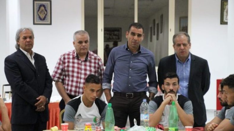 الوزير ولد علي وماجر يُشجّعان محليي “الخضر”