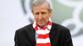 رحيل أسطورة الكرة الفرنسية “كوبا”