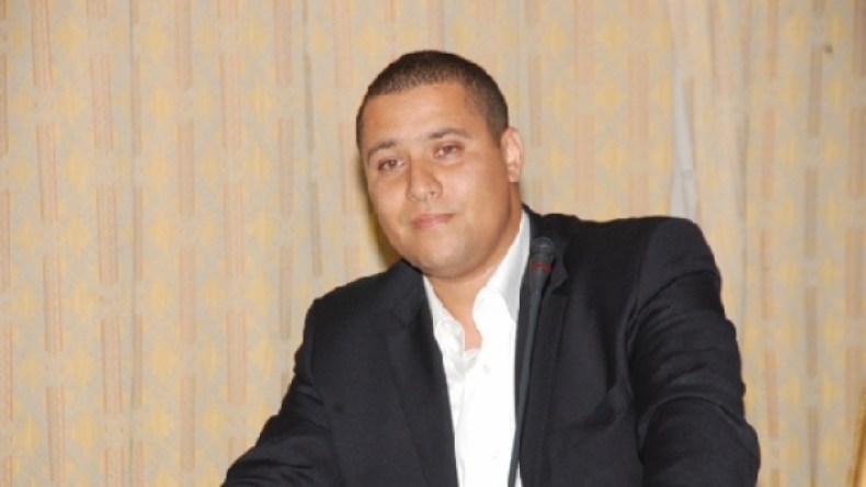 “الكاف” تستدعي رئيس الرجاء المغربي وتحمّله مسؤولية التهريج