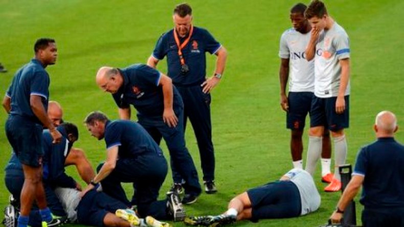 إصطدام “متهوّر” وعنيف بين لاعبين هولنديين!