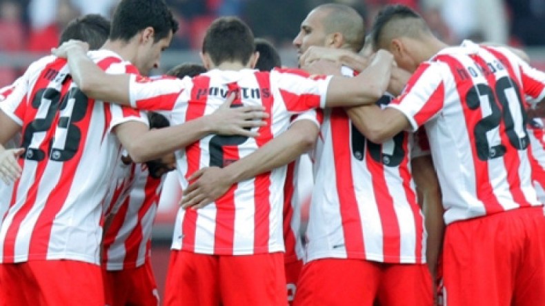 جبور يأمل دعم أنصار أولمبياكوس ويقترب رفقة عبدون من الثنائية