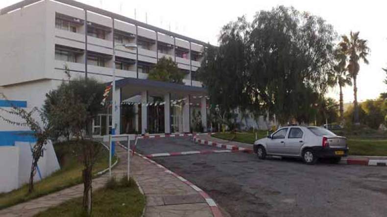 وزراء يفضّلون حمام بوغرارة في تلمسان على مياه البحر؟!