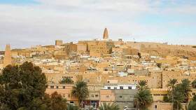 سكان بلدية بنورة بغرداية يعانون منذ سنوات