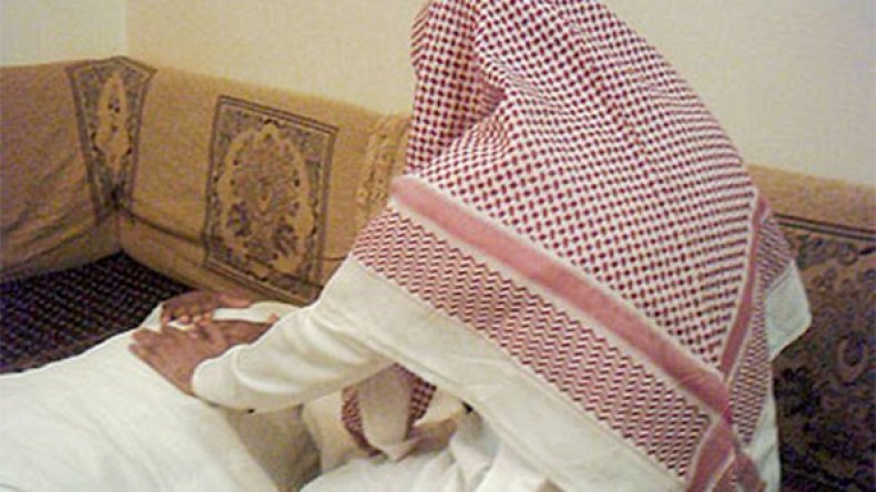 محمد عيسى يمنع الأئمة من مزاولة الرقية