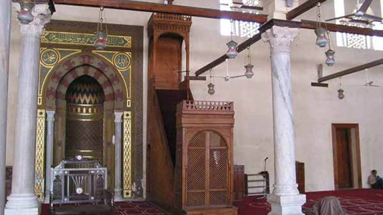 أئمة يعتزمون الإحتجاج بقراءة عشرة أحزاب أمام ولاية وهران