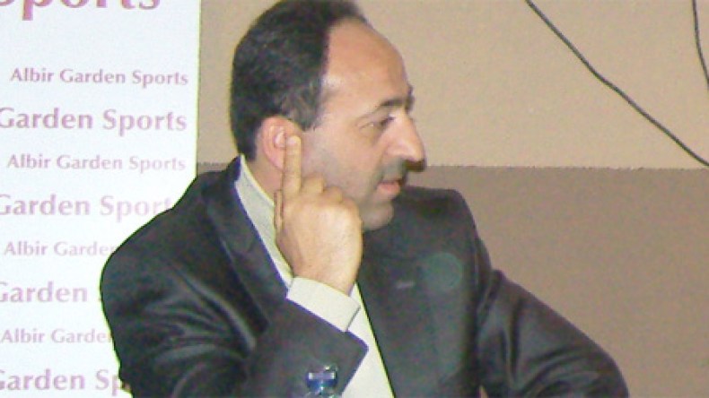 رفيق حاج أحمد: الأولوية الآن لإعادة الهدوء للفريق والفوز على سعيدة وباتنة