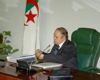 Bouteflika: réformes politiques dans les prochains mois