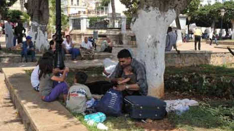 الحبس للاجئين سوريين يقتلعون أسنان الجزائريين في الأسواق