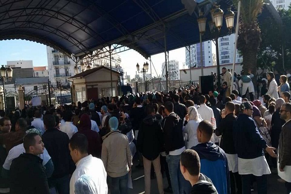 Les médecins résidents menacés de licenciement