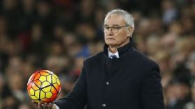 4 تقنيين مرشّحون لِتدريب محرز وسليماني