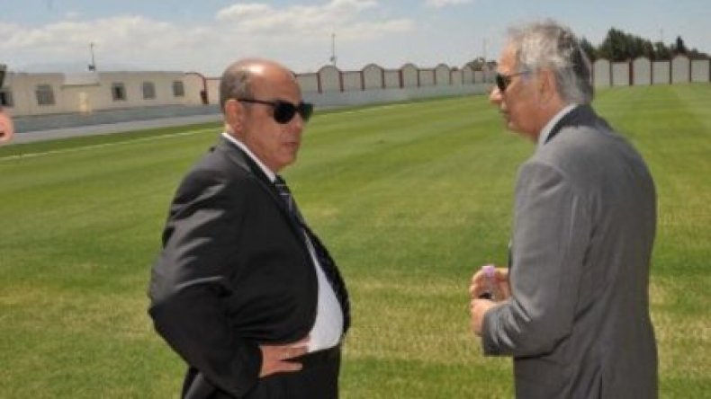 الفاف: خليلوزيتش مطالب بتأهيل “الخضر” إلى مونديال 2014