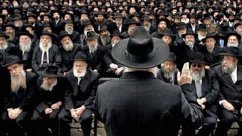 “شهود‮ ‬يهوه”‮ ‬يوزعون‮ ‬مجلة‮ “‬هرمجدون‮” ‬على‮ ‬المسافرين‮ ‬الجزائريين