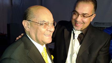 الحاج.. يجرح ويداوي!