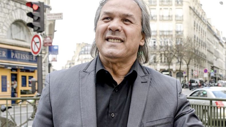 على الصحافة الجزائرية التعلم من الفرنسيين.. ولا أستطيع انتقاد زطشي و”الفاف”!؟