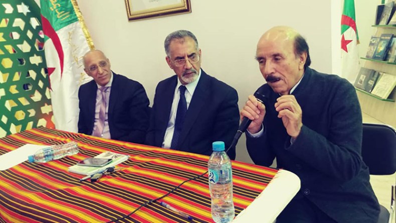 مختصون يشرّحون سبل صناعة القارئ في “القراءة من الكتاب إلى الرقمنة”