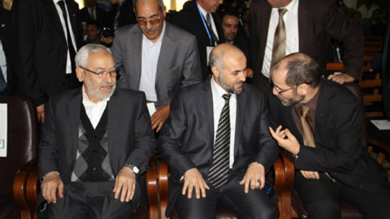 ‮”‬أنصح‮ ‬الإسلاميين‮ ‬في‮ ‬الجزائر‮ ‬بالتخندق‮ ‬مع‮ ‬مرشح‮ ‬توافقي‮ ‬في‮ ‬الرئاسيات‮”‬