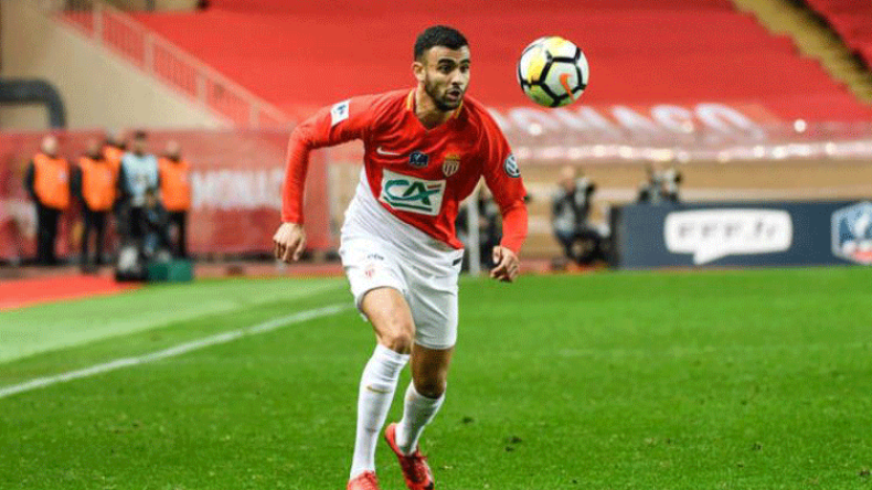 غزال يقترب من تعويض محرز في ليستر سيتي